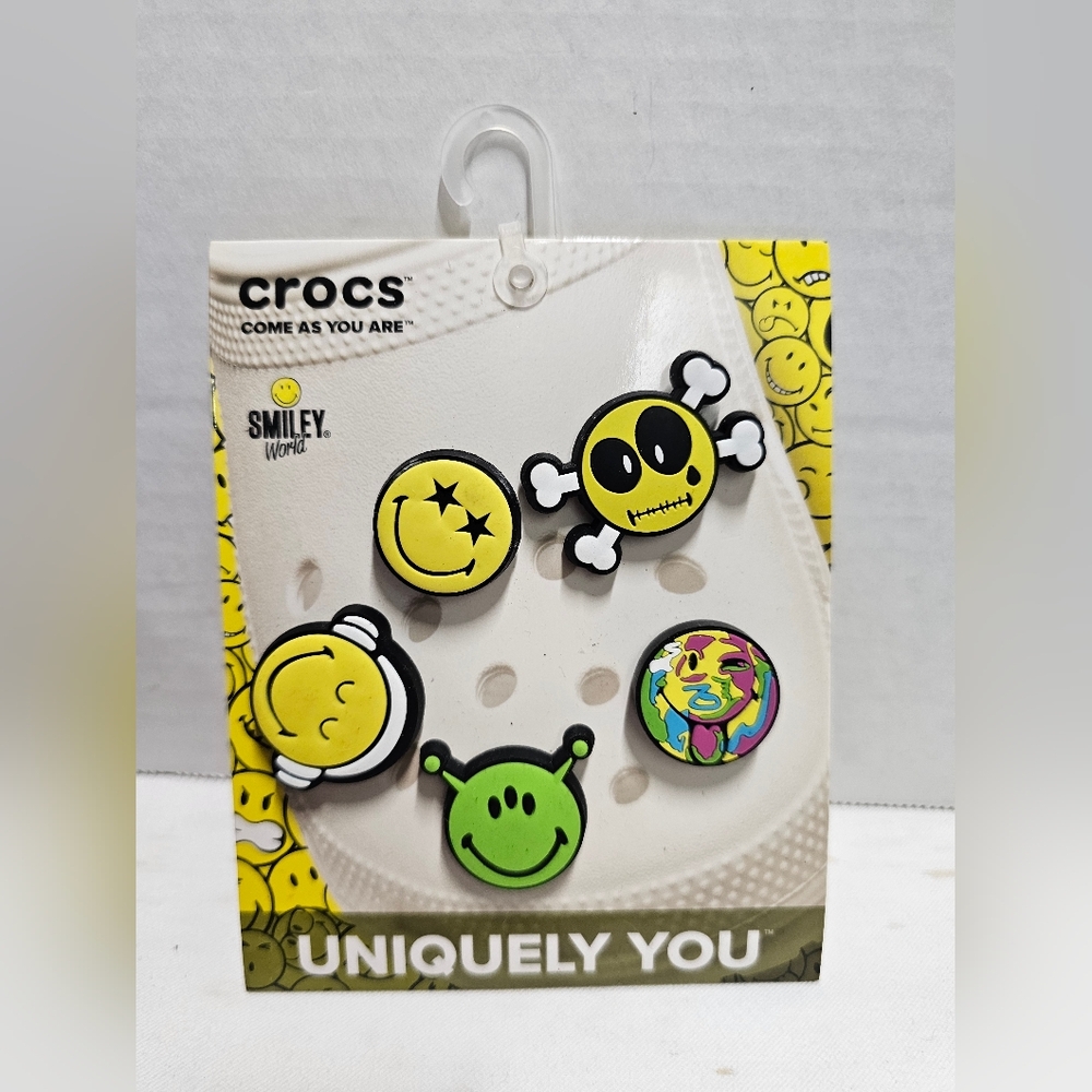 CROCS SmileyWorld Yellow & Green Jibbitz Charms - 5 Pack